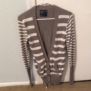 American Eagle Sweater Cardigan